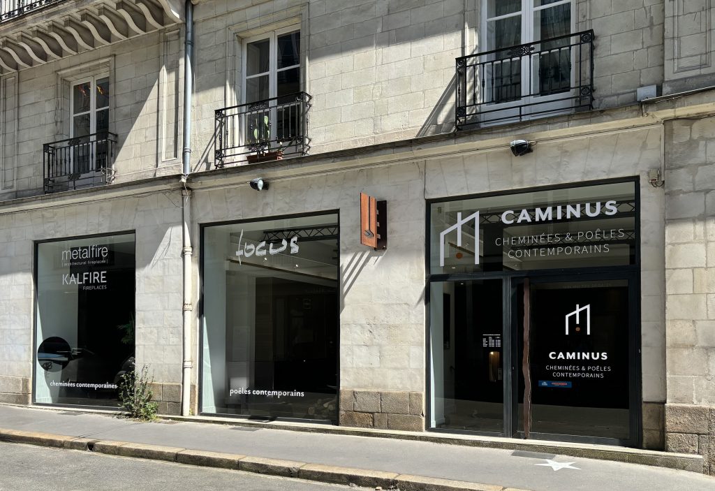 Caminus Nantes, spécialiste des cheminées et poêles contemporains haut de gamme en Loire Atlantique