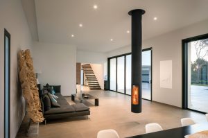 Slimfocus foyer bois suspendue contemporain en acier haut de gamme double flux